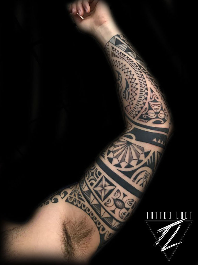 Tatuaje polinesio en Carabanchel