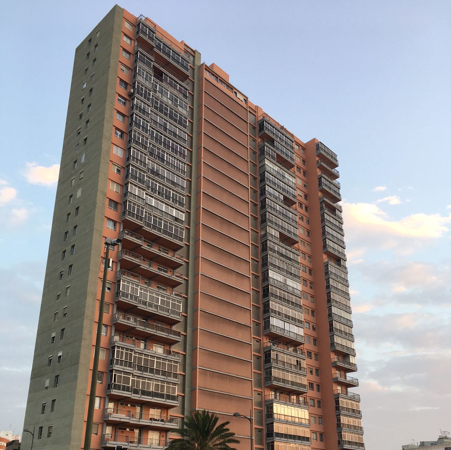 Reforma de fachada en Edif. Rascacielos 