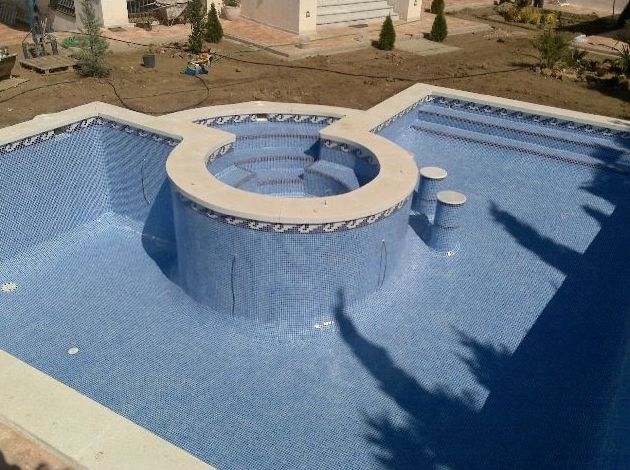 Construcción de piscinas de gresite en Granada
