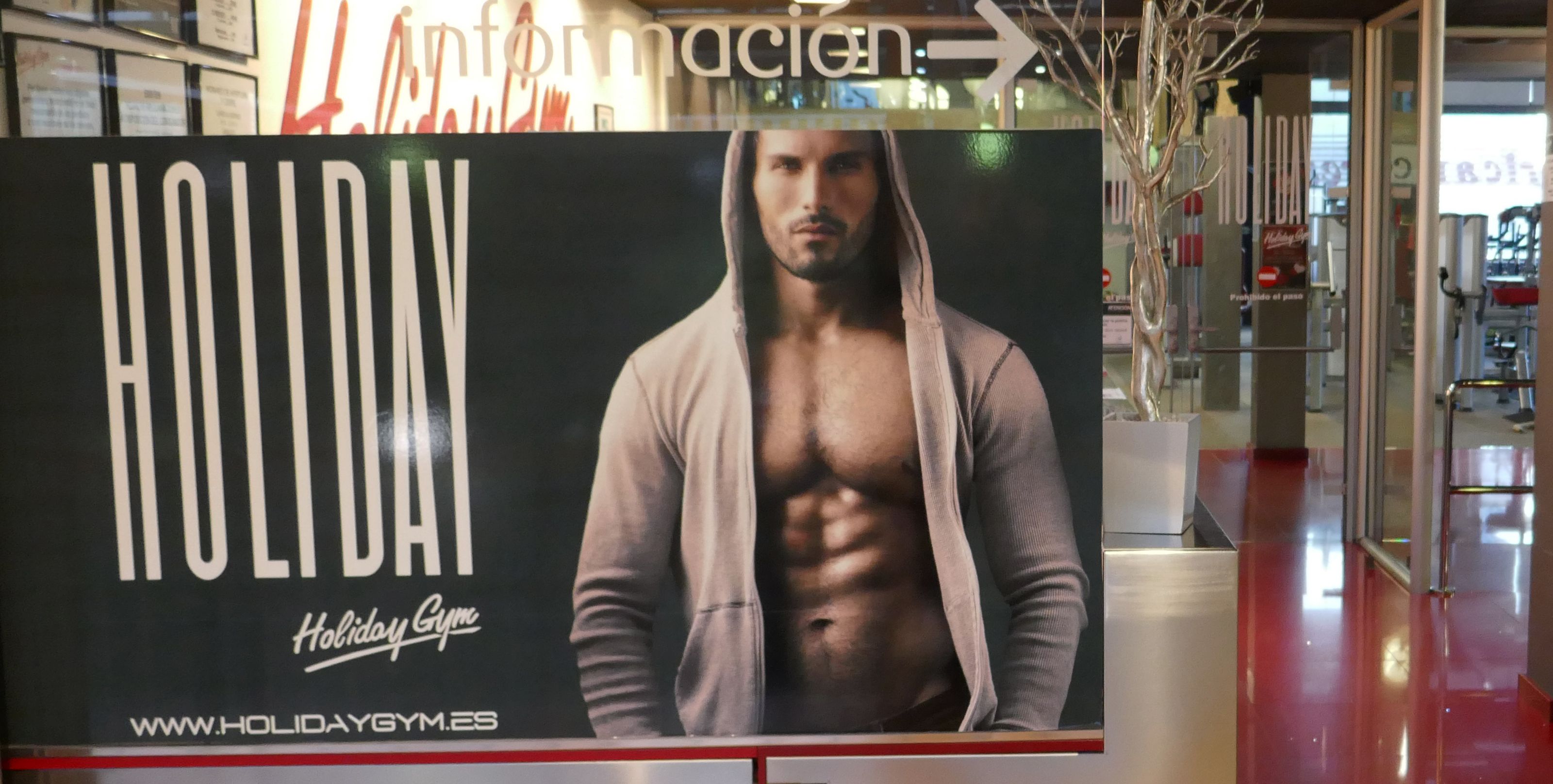 Holiday Gym: Tiendas de Zoco Villalba Holiday Gym: Tiendas de Zoco Villalba