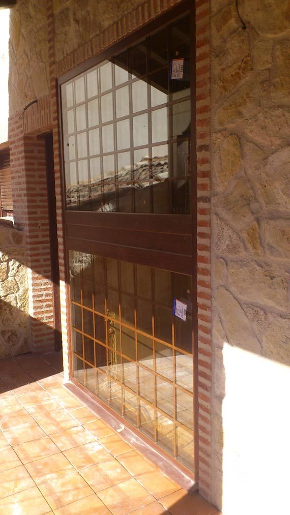 Puertas de aluminio: Productos y servicios de Aluminios Álamo Puertas de aluminio: Productos y servicios de Aluminios Álamo