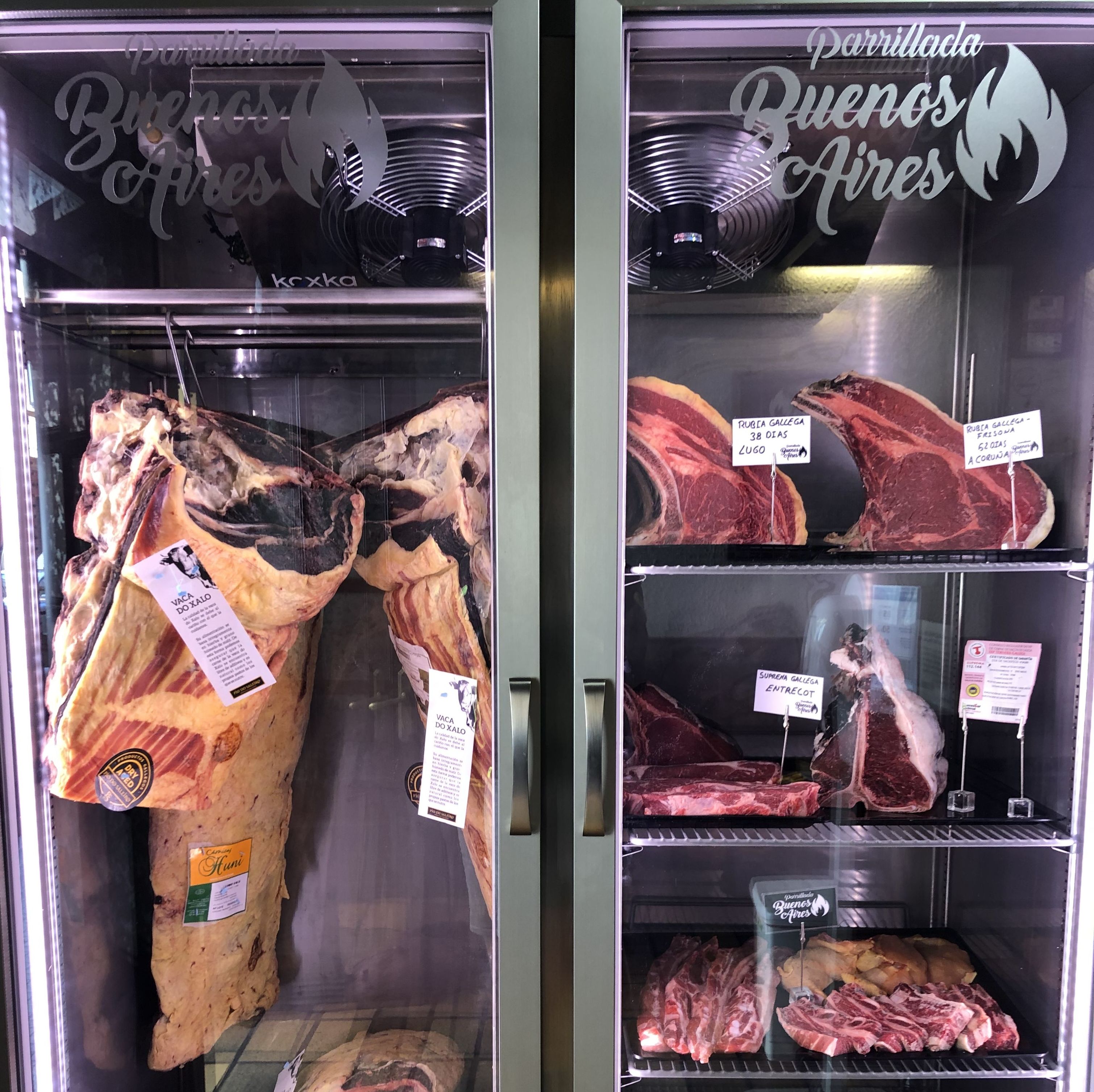 Expositor carnes "Dry Aged" Parrillada Buenos Aires - A Coruña