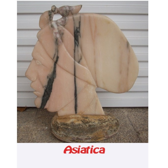 Asiática: Esculturas de Antonia Dávalos Asiática: Esculturas de Antonia Dávalos