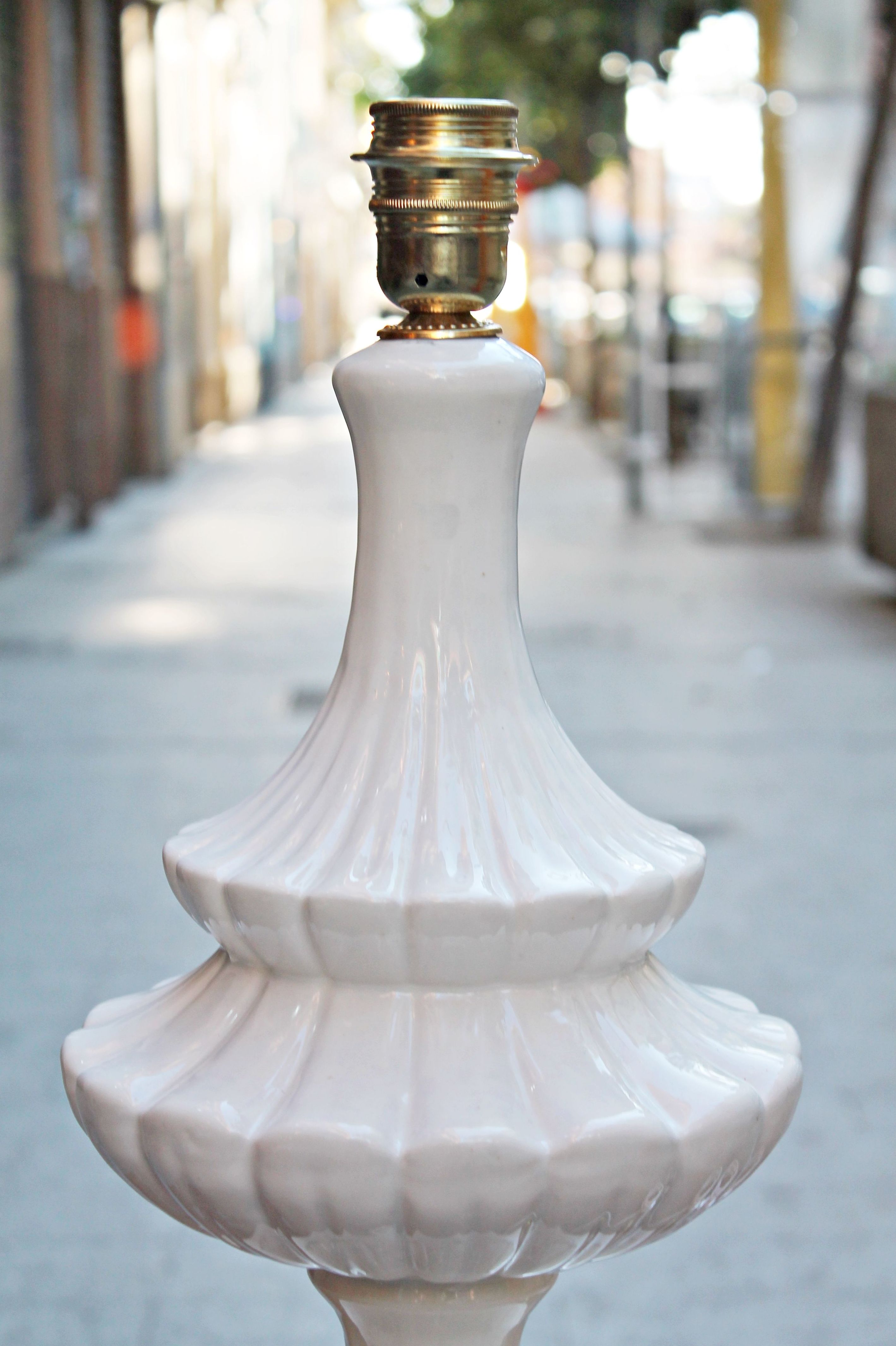 Lámpara de Manises blanco nacarado: Artículos de Ruzafa Vintage Lámpara de Manises blanco nacarado: Artículos de Ruzafa Vintage