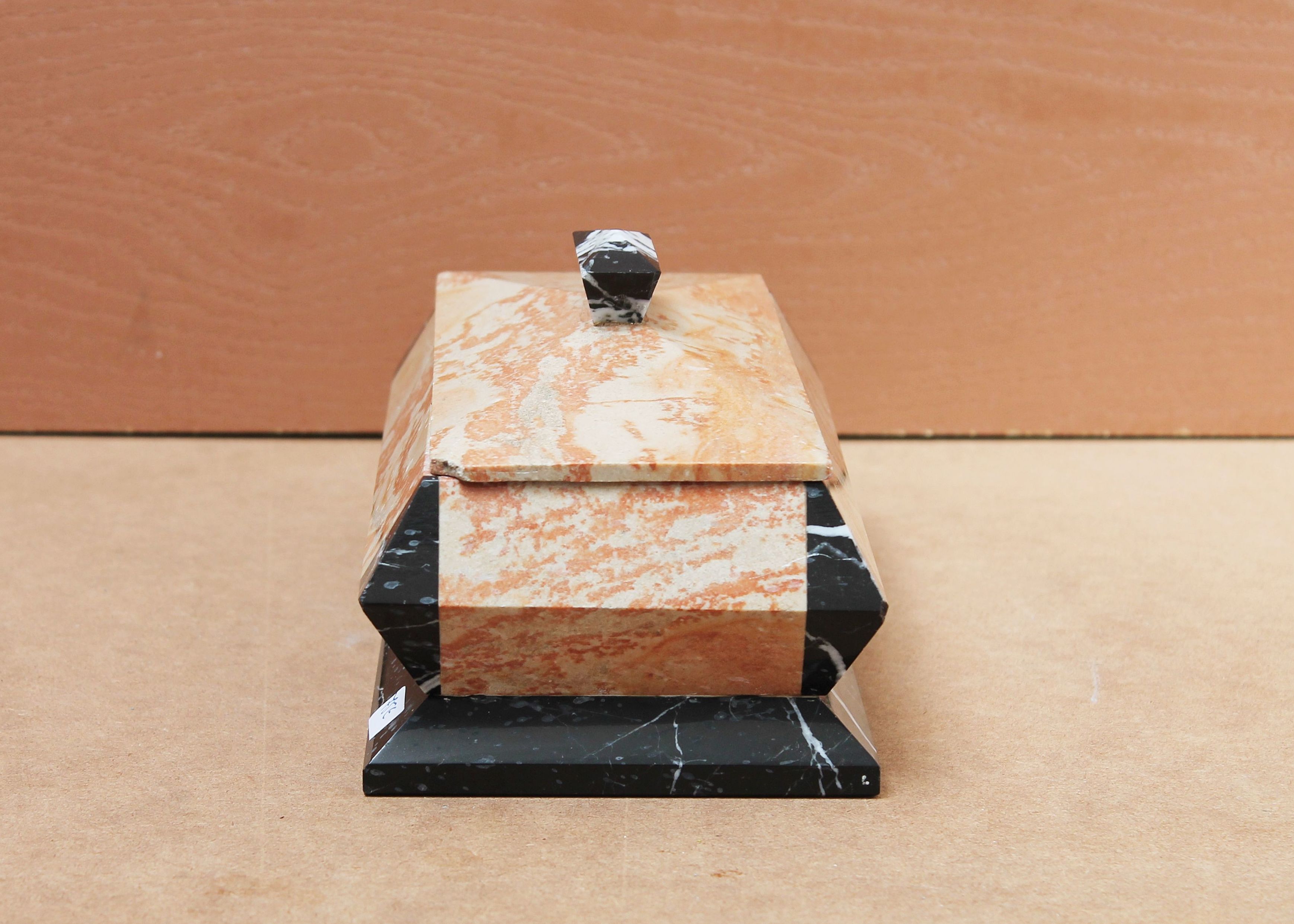 Caja Art-Deco de marmol: de Ruzafa Vintage Caja Art-Deco de marmol: de Ruzafa Vintage
