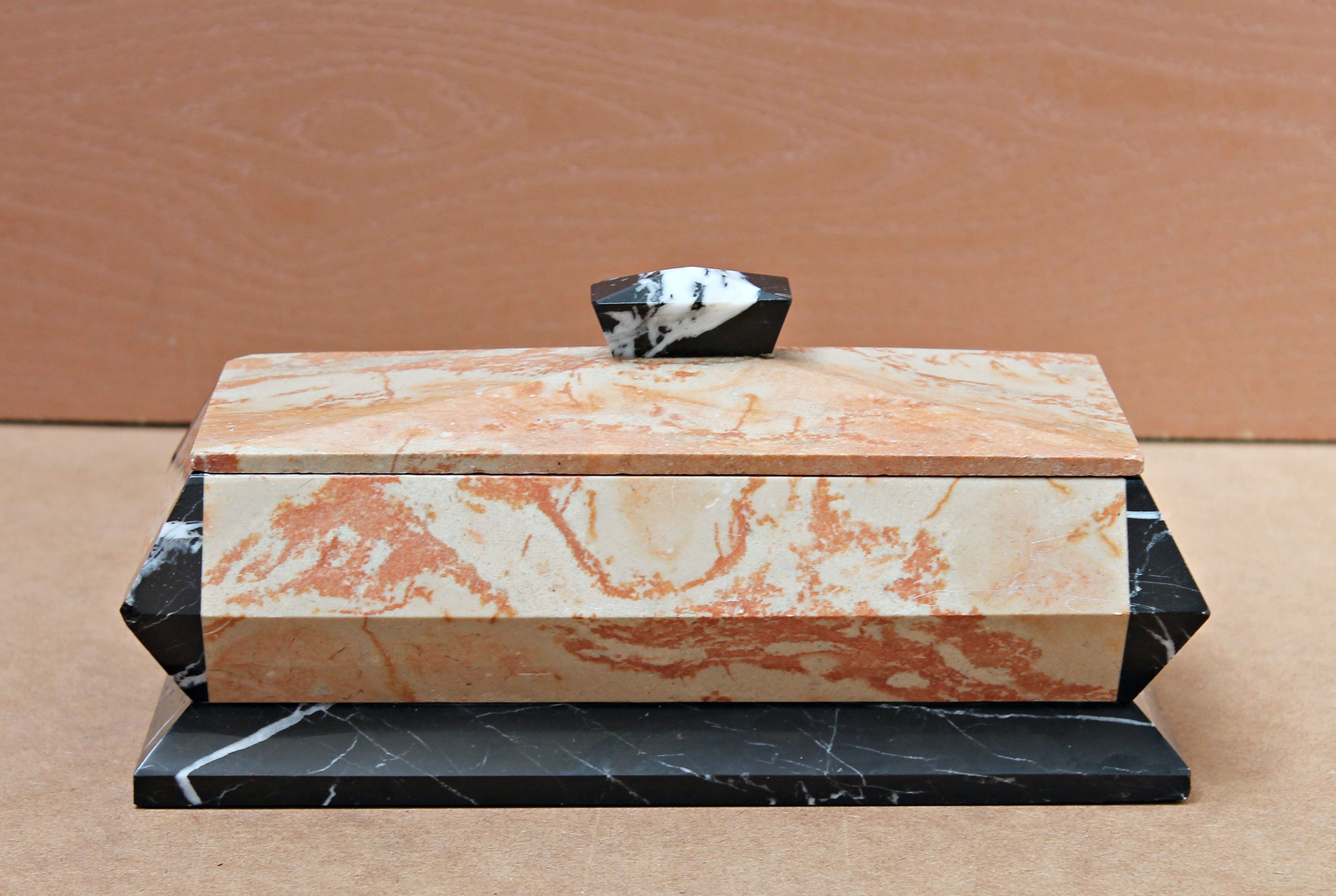 Caja Art-Deco de marmol: de Ruzafa Vintage Caja Art-Deco de marmol: de Ruzafa Vintage