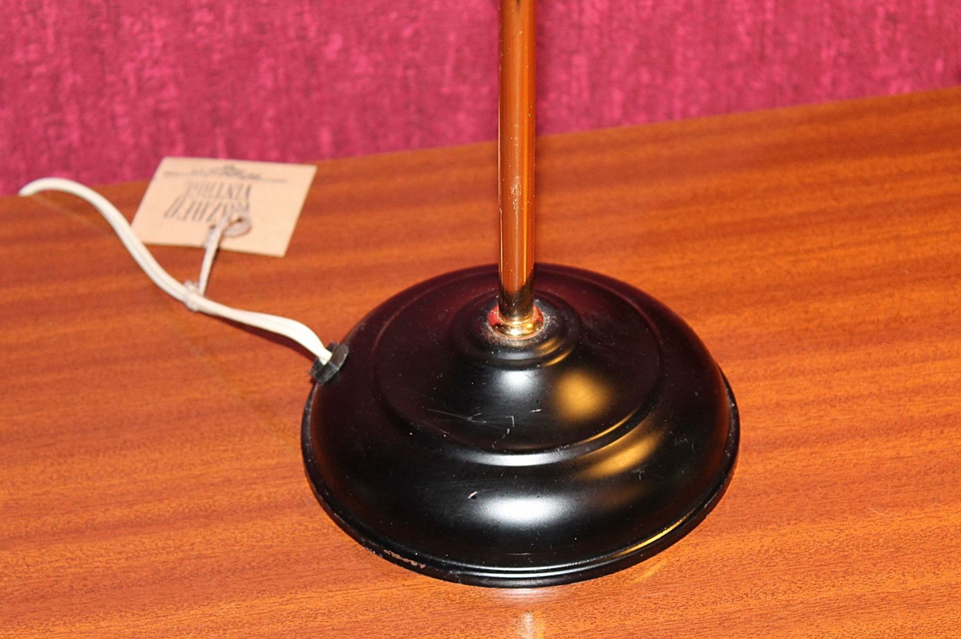 Lámpara de mesa negra y oro: Artículos de Ruzafa Vintage Lámpara de mesa negra y oro: Artículos de Ruzafa Vintage