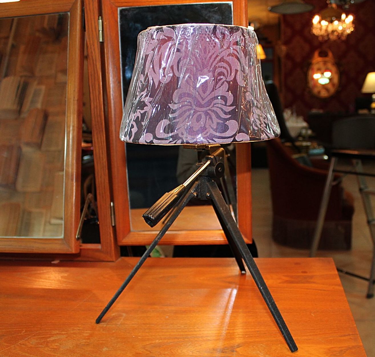 Lampara trípode para mesa: Artículos de Ruzafa Vintage Lampara trípode para mesa: Artículos de Ruzafa Vintage