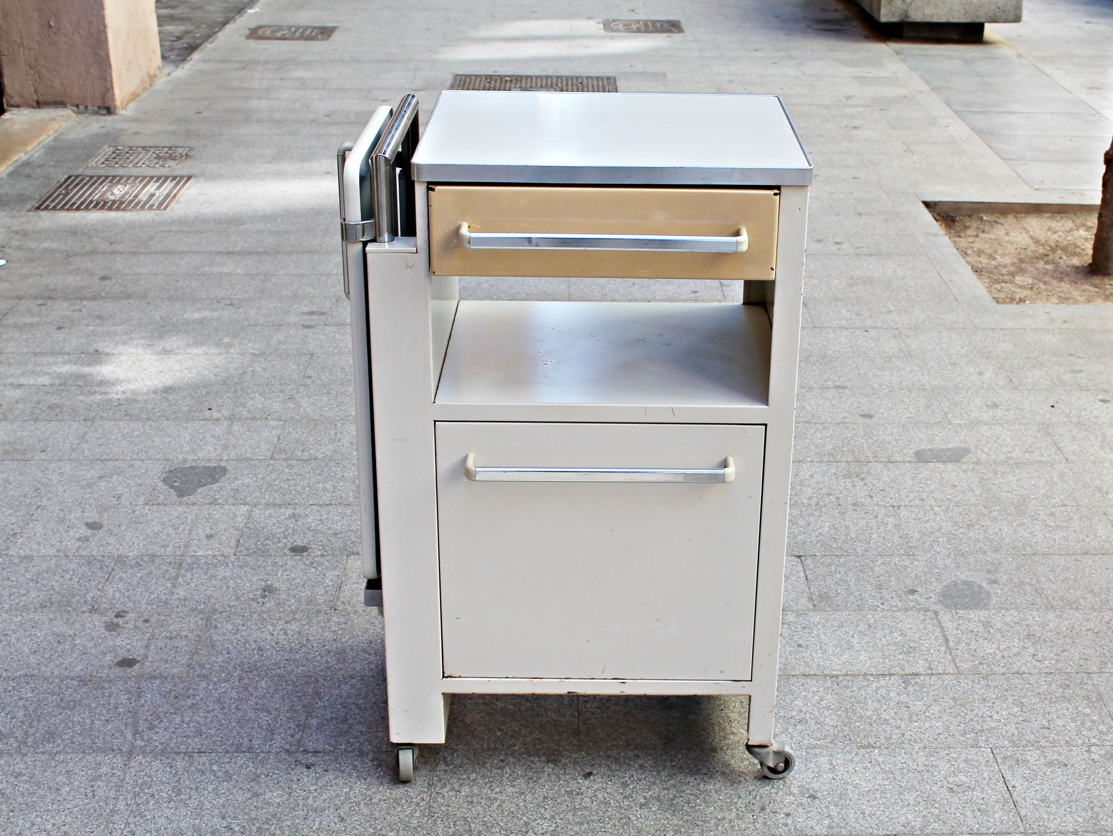 MUEBLE MEDICO VINTAGE EN VALENCIA MUEBLE MEDICO VINTAGE EN VALENCIA