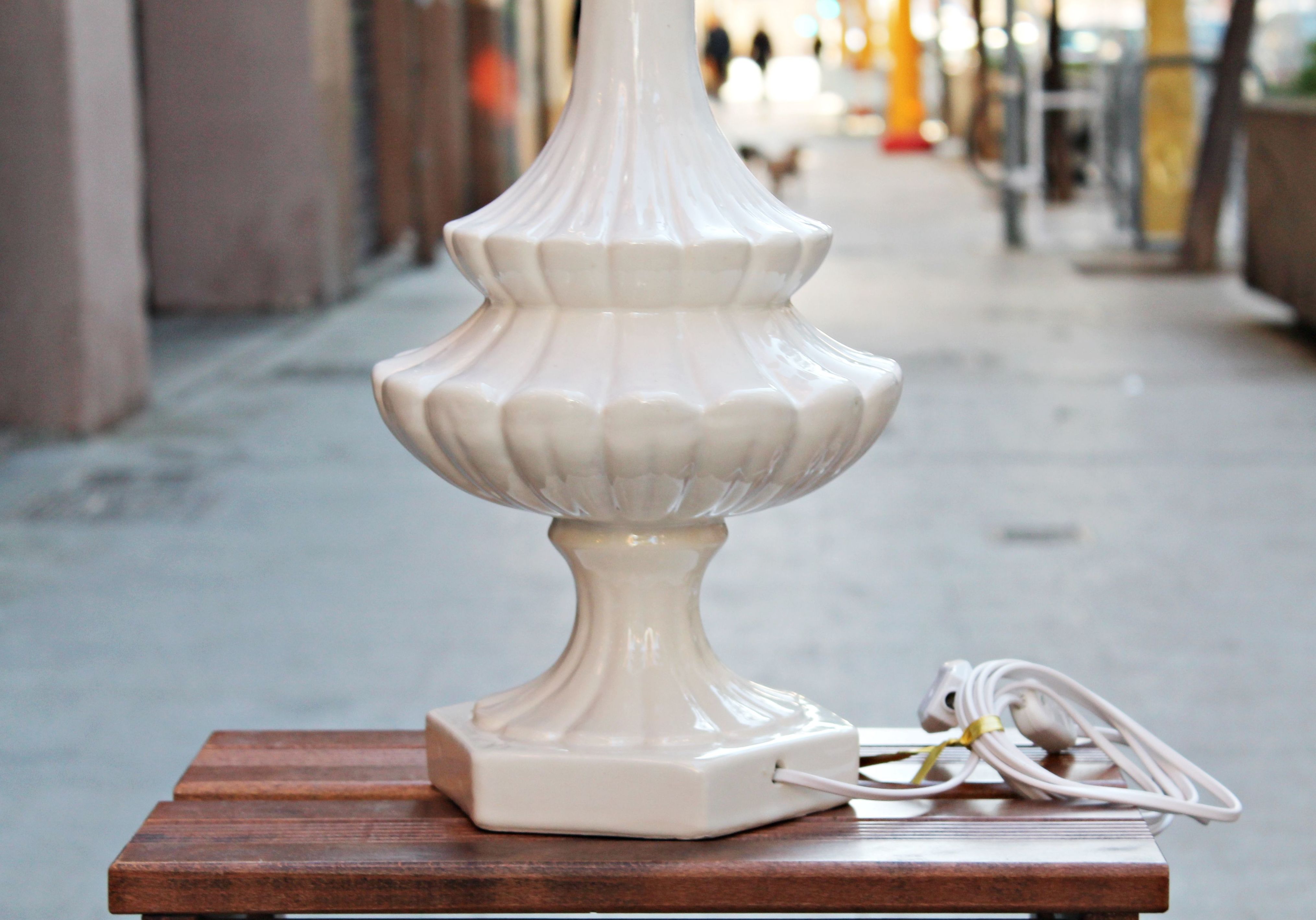 Lámpara de Manises blanco nacarado: Artículos de Ruzafa Vintage Lámpara de Manises blanco nacarado: Artículos de Ruzafa Vintage