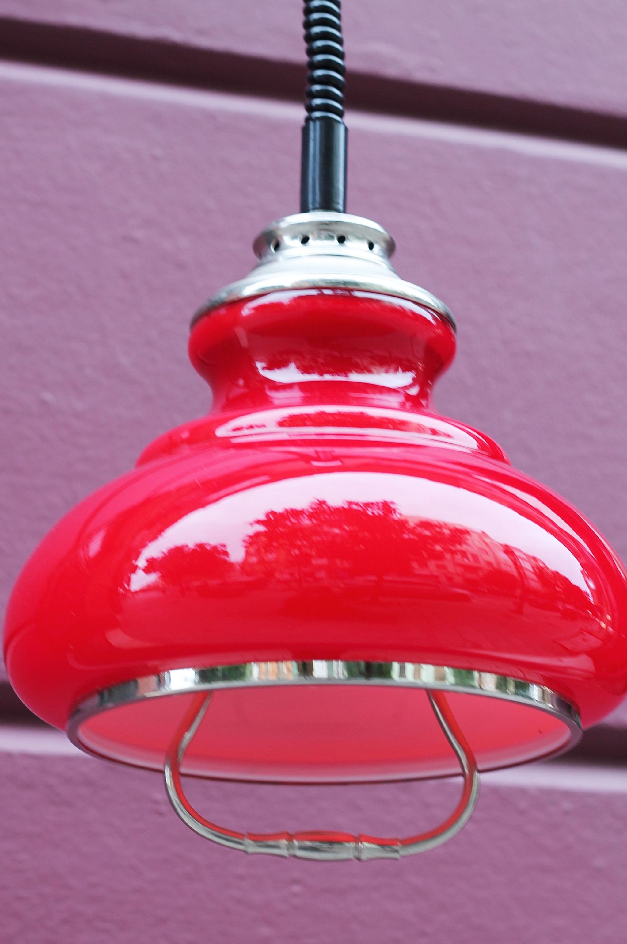 Lámpara opalina roja vintage REF: LAM380: de Ruzafa Vintage Lámpara opalina roja vintage REF: LAM380: de Ruzafa Vintage