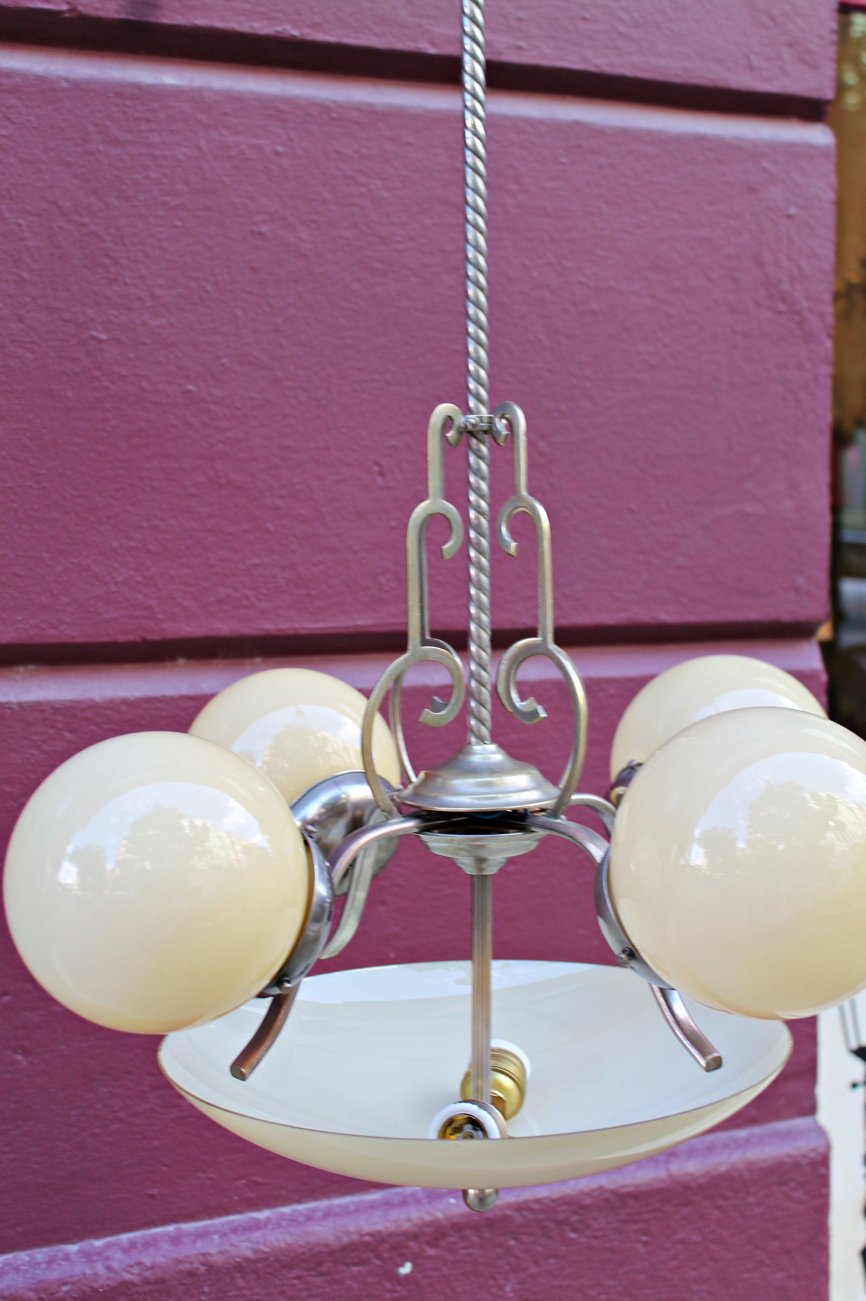 Lámpara modernista restaurada: Artículos de Ruzafa Vintage Lámpara modernista restaurada: Artículos de Ruzafa Vintage