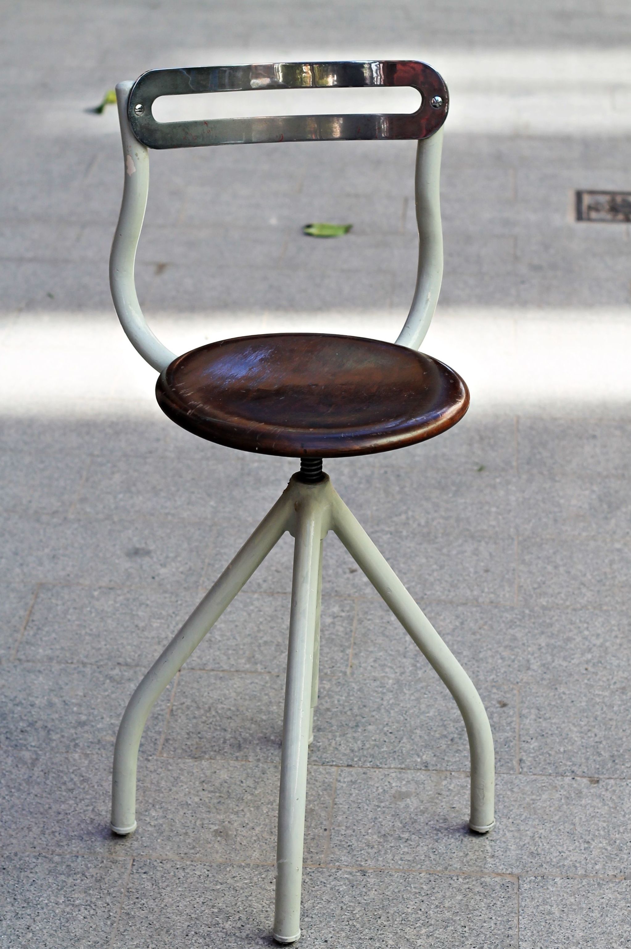 TABURETE VINTAGE EN VALENCIA TABURETE VINTAGE EN VALENCIA