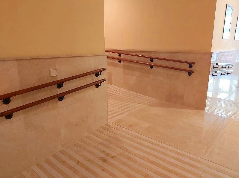 Colocación: Artesanos de la Madera de Carpintería Tosan Colocación: Artesanos de la Madera de Carpintería Tosan