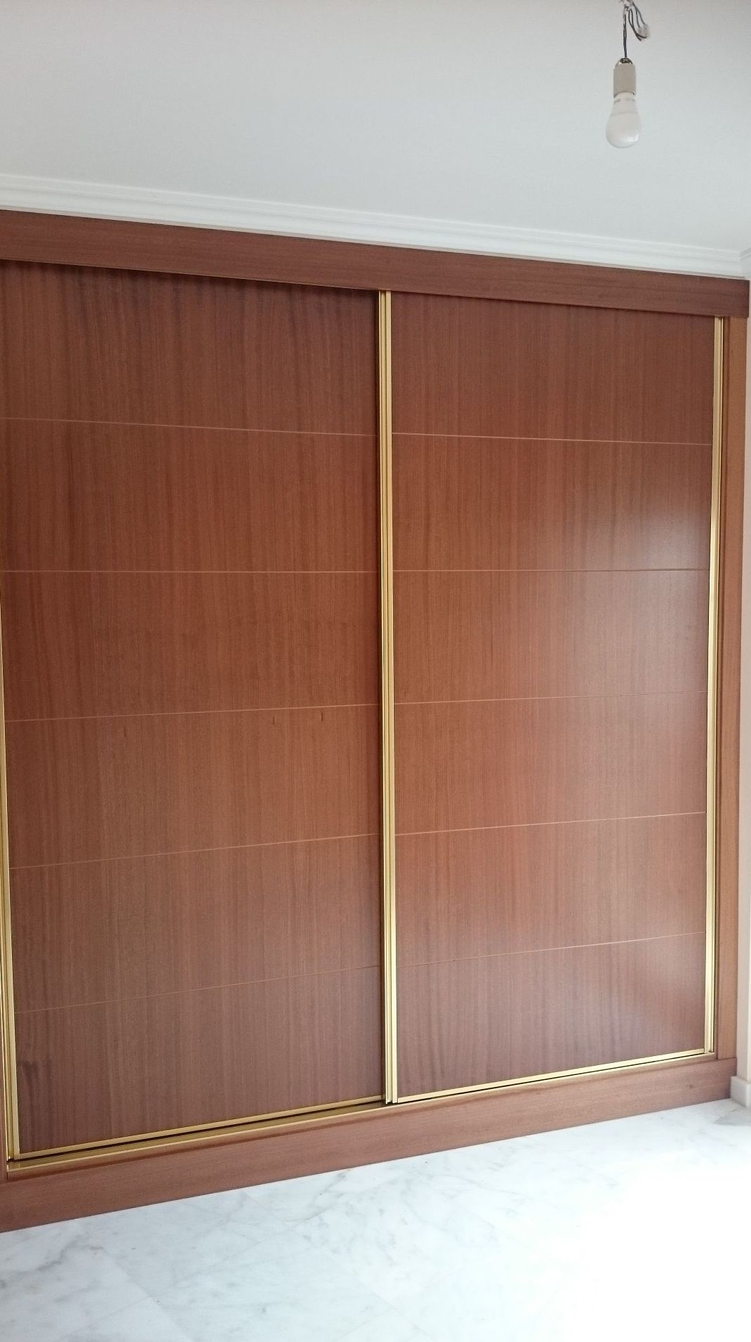 Armarios: Artesanos de la Madera de Carpintería Tosan Armarios: Artesanos de la Madera de Carpintería Tosan