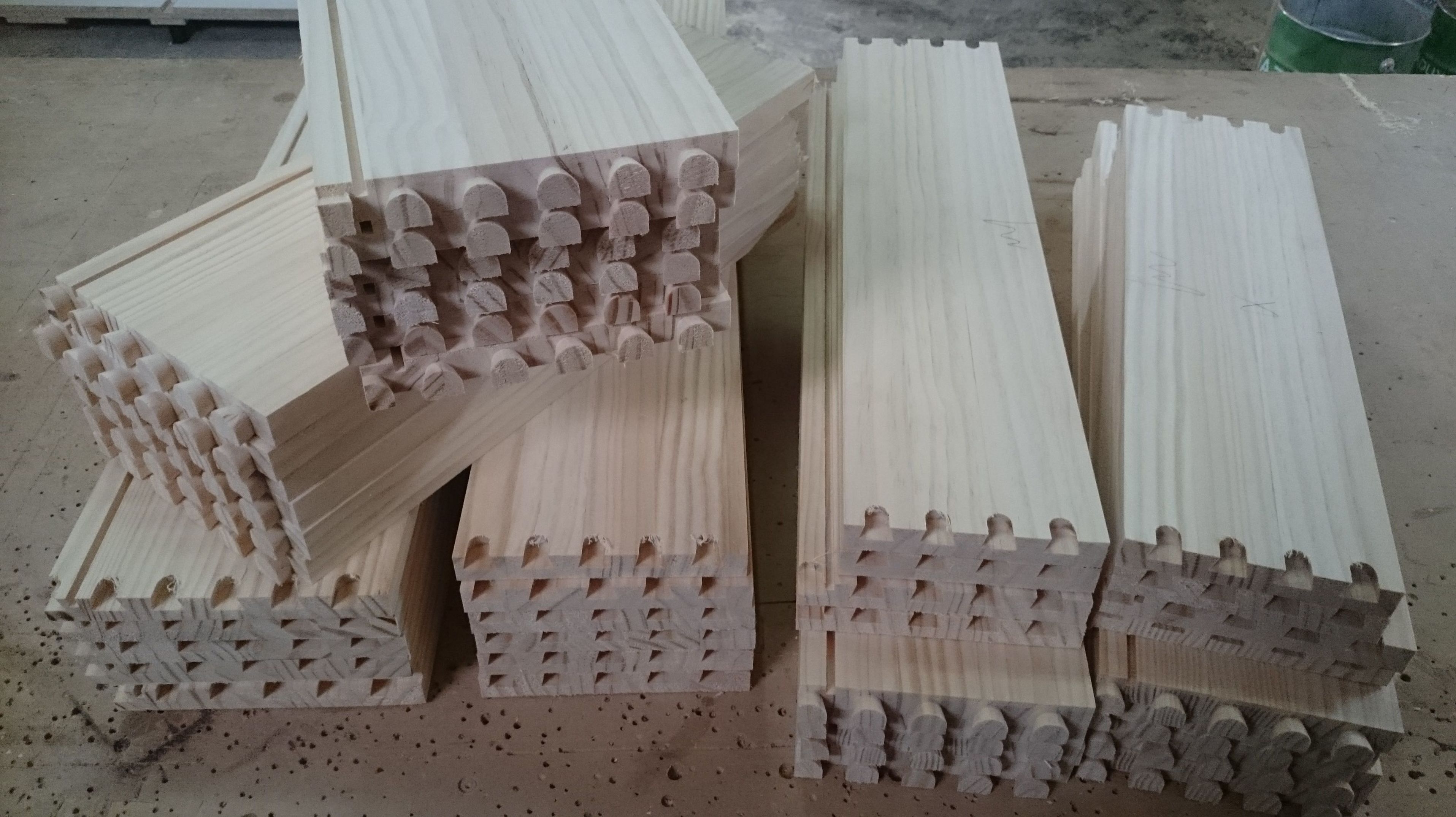 Colocación: Artesanos de la Madera de Carpintería Tosan Colocación: Artesanos de la Madera de Carpintería Tosan