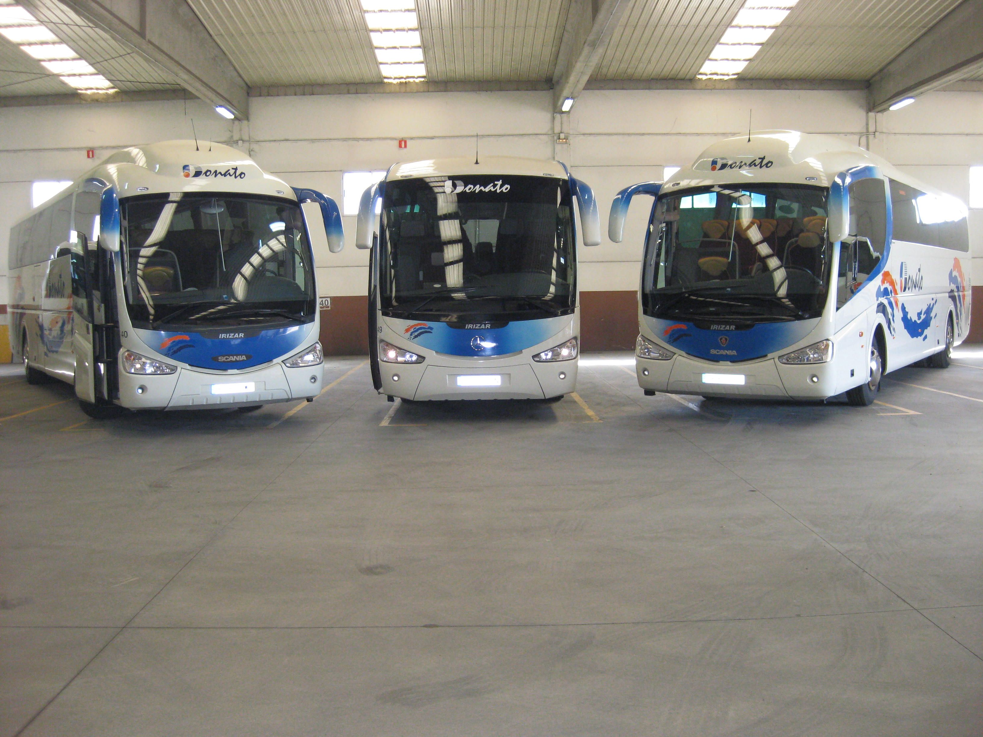 Buses 40, 46 y 49 de 55 plazas Buses 40, 46 y 49 de 55 plazas