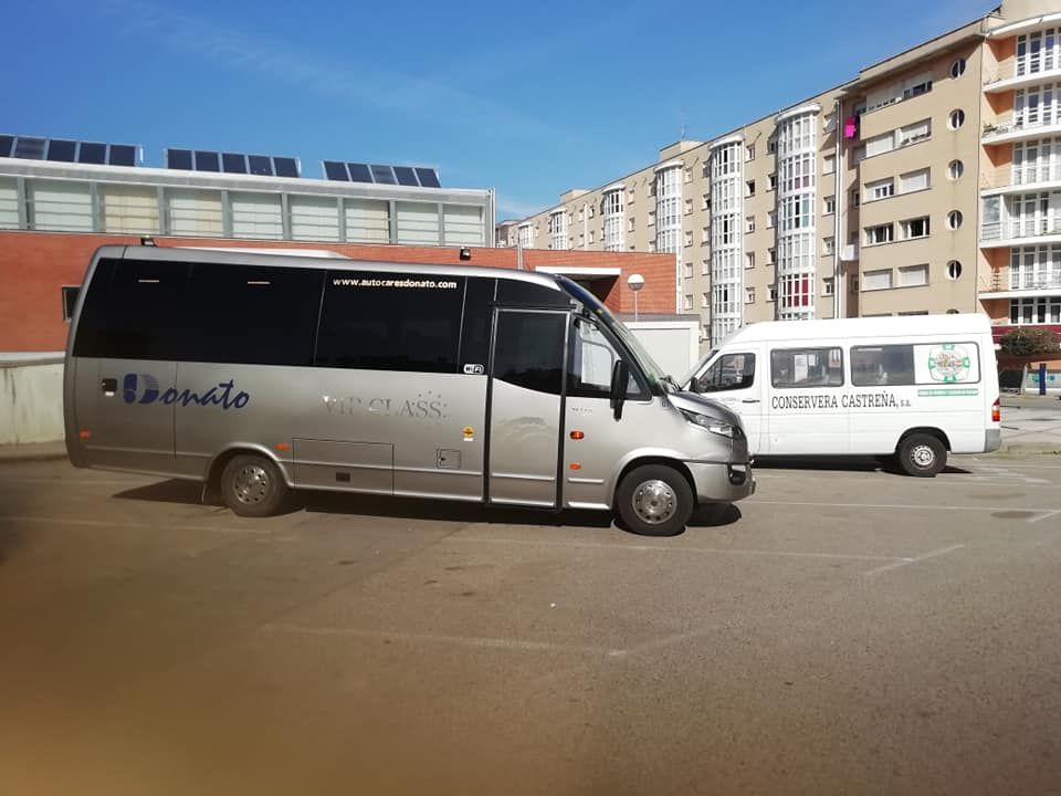 Vehículos adaptados para personas con movilidad reducida: Servicios de Autocares Donato Vehículos adaptados para personas con movilidad reducida: Servicios de Autocares Donato