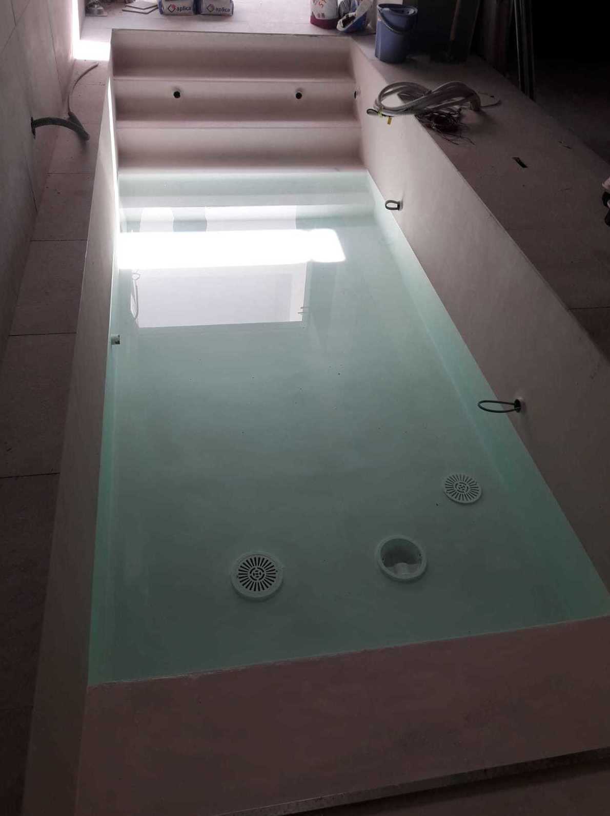 Instalación Eléctrica en Piscinas: Servicios de Herma Servicios Instalación Eléctrica en Piscinas: Servicios de Herma Servicios