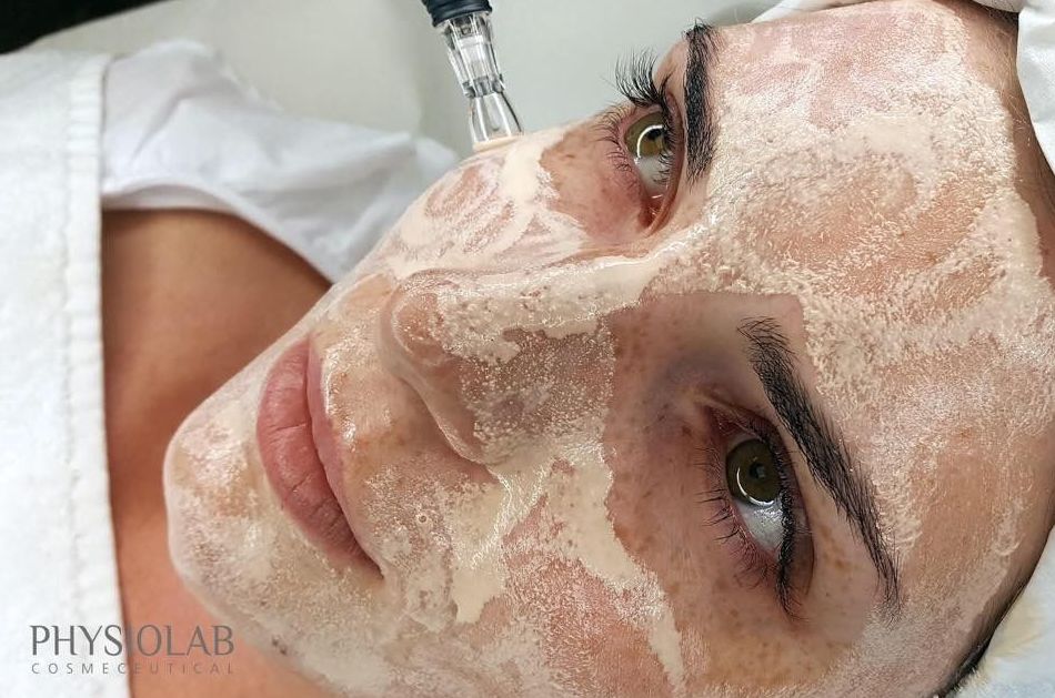 BB Glow Facial: Efecto MAKE UP: Servicios de Divinity Body Nails BB Glow Facial: Efecto MAKE UP: Servicios de Divinity Body Nails