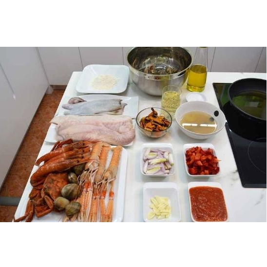 Caldereta de pescado y marisco, la receta de mi abuela: Servicios de Pescados Cano Caldereta de pescado y marisco, la receta de mi abuela: Servicios de Pescados Cano