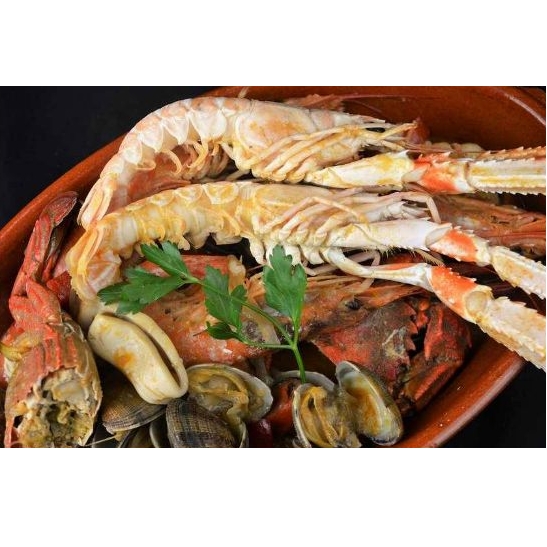 Caldereta de pescado y marisco, la receta de mi abuela: Servicios de Pescados Cano Caldereta de pescado y marisco, la receta de mi abuela: Servicios de Pescados Cano
