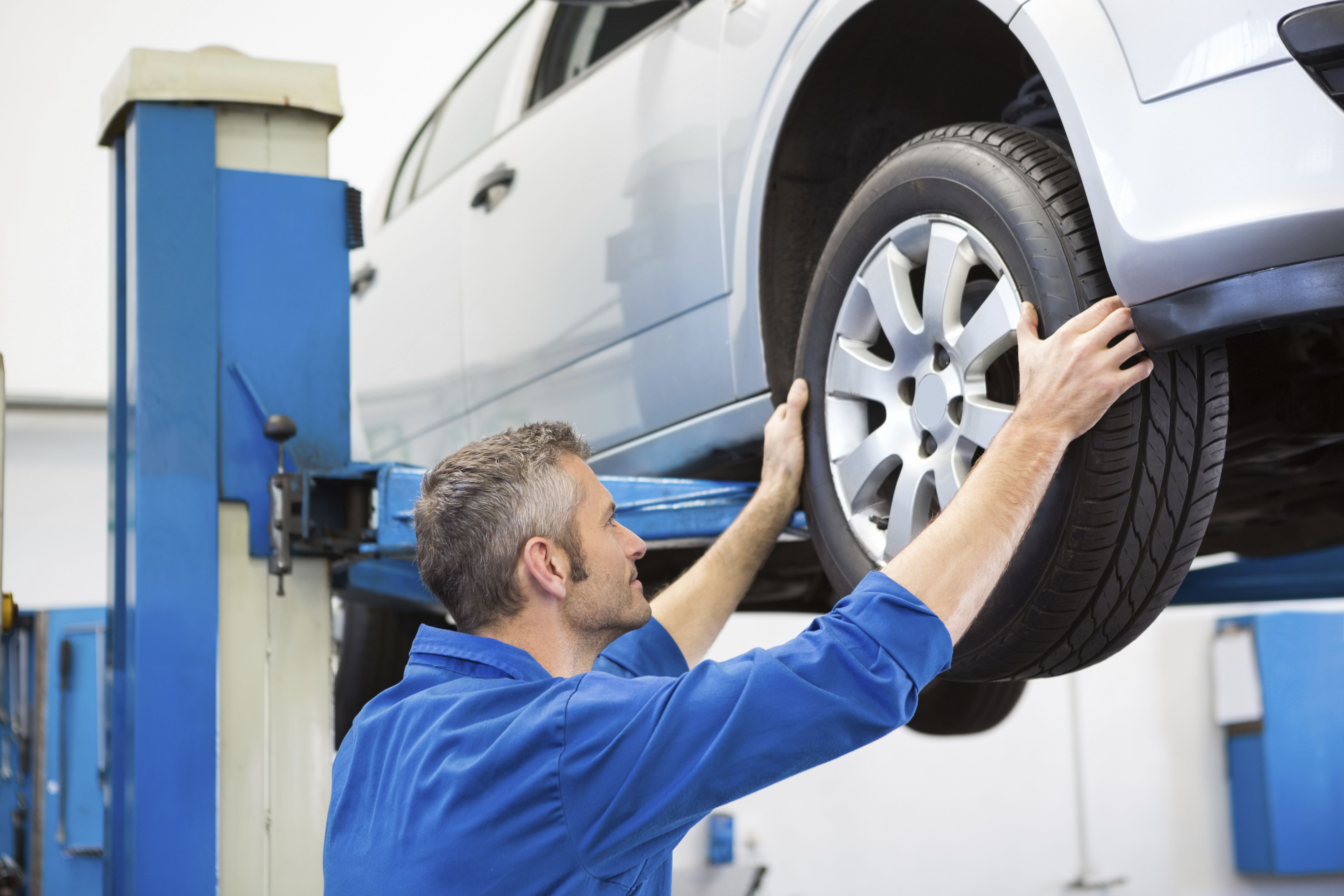 Neumáticos: Servicios de Centro Motor Neumáticos: Servicios de Centro Motor