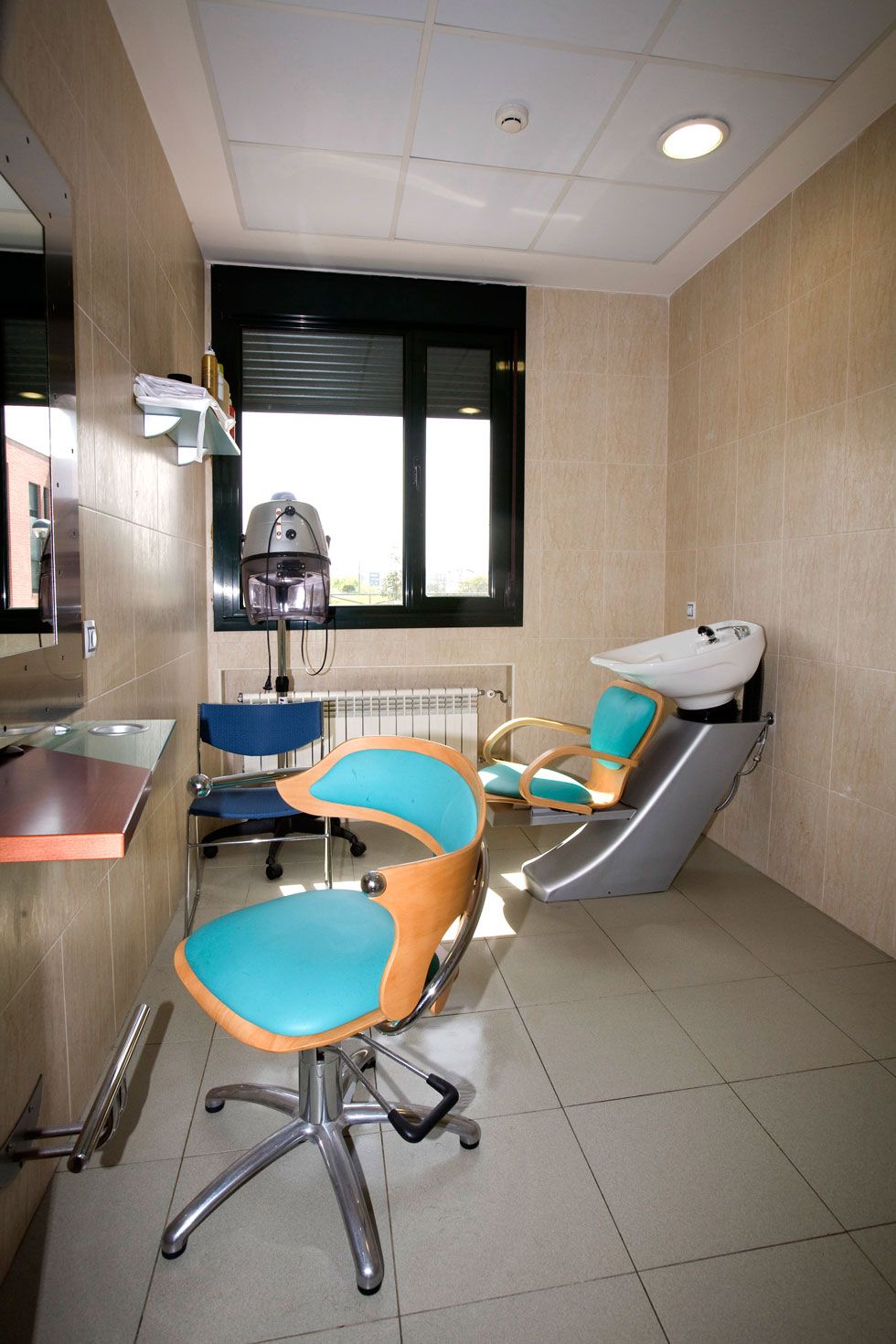 Servicio de Peluqueria: SERVICIOS de Vital Centro Tercera Edad Servicio de Peluqueria: SERVICIOS de Vital Centro Tercera Edad