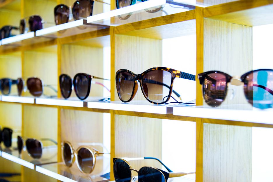 Gafas de sol de las mejores marcas en Centro Óptico Laguna, Conil de la Frontera