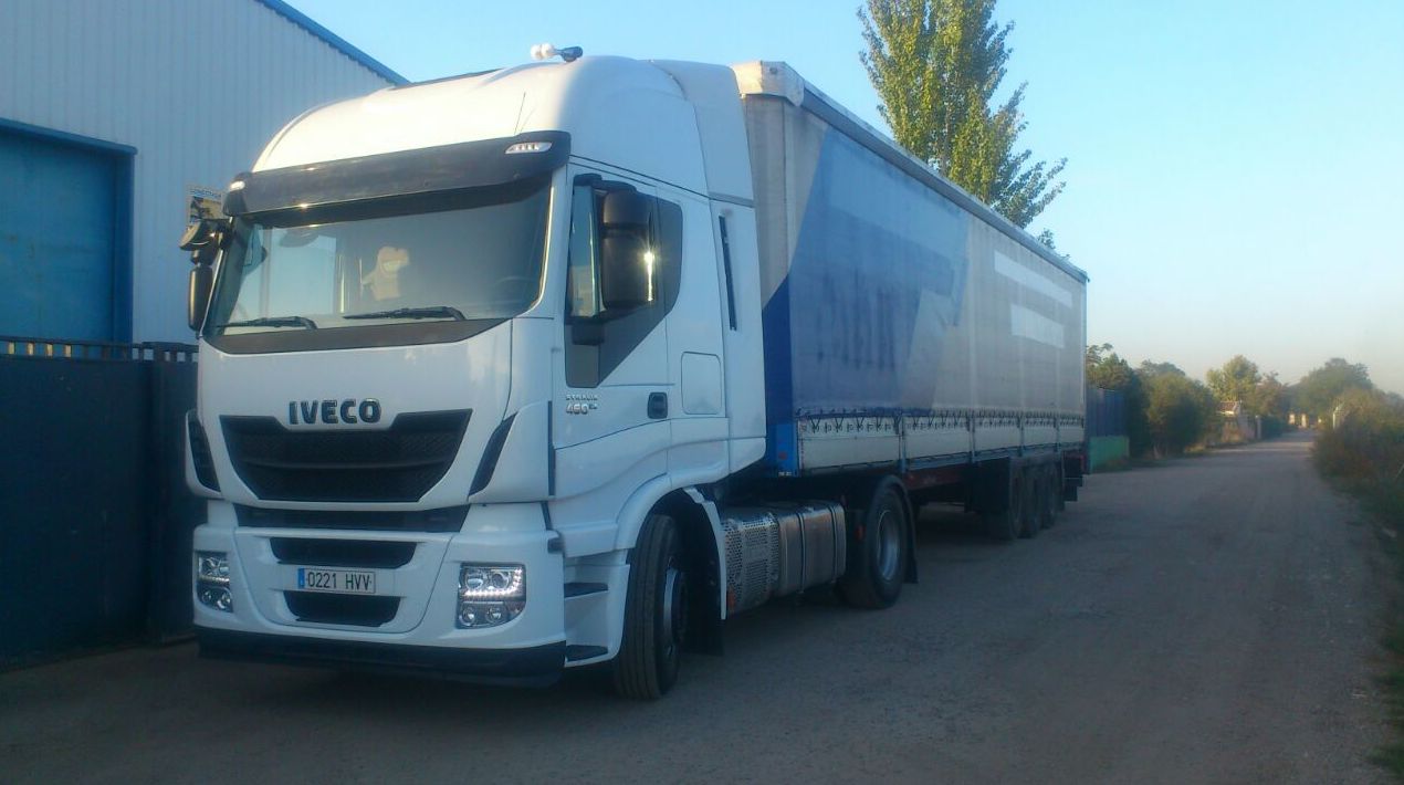 Tauliner: Equipos a su servicio de Grúas y Transportes Gómez, S.L. Tauliner: Equipos a su servicio de Grúas y Transportes Gómez, S.L.