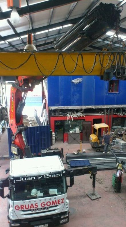 Distintas grúas: Equipos a su servicio de Grúas y Transportes Gómez, S.L. Distintas grúas: Equipos a su servicio de Grúas y Transportes Gómez, S.L.