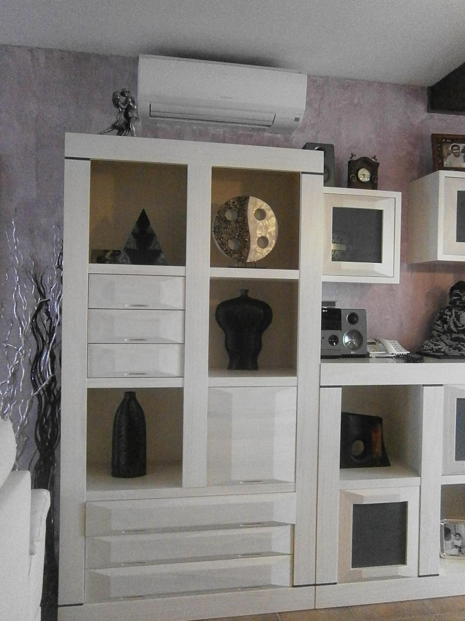 Mueble a medida de salón en madera maciza Mueble a medida de salón en madera maciza