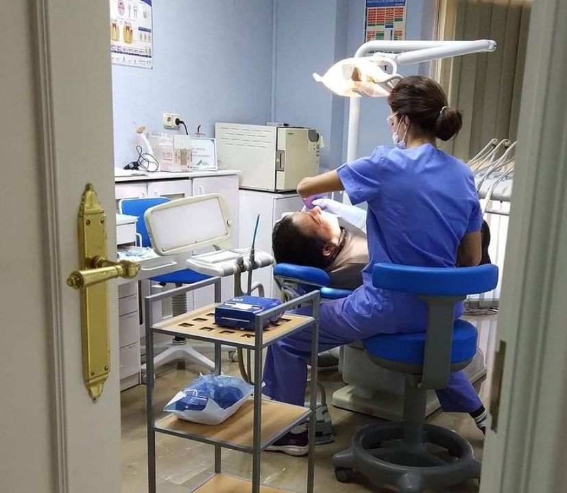 Clínicas dentales en Granada