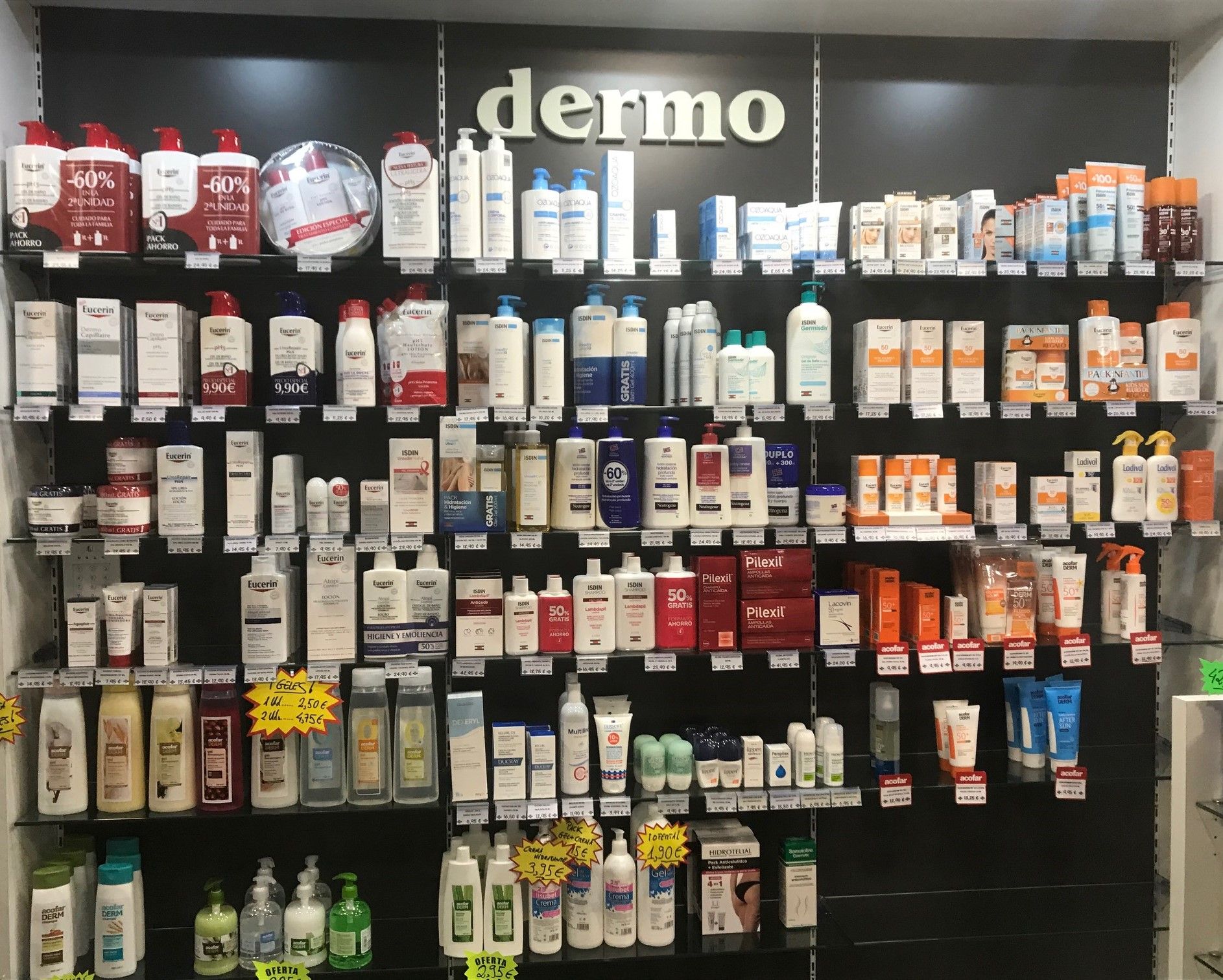 Dermatología cosmética: Servicios de Farmacia Miguel Ángel Martín Bazo Dermatología cosmética: Servicios de Farmacia Miguel Ángel Martín Bazo