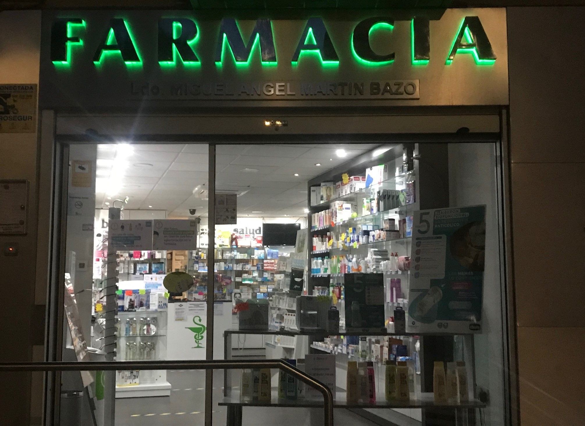 Farmacia Miguel Ángel Martín Bazo