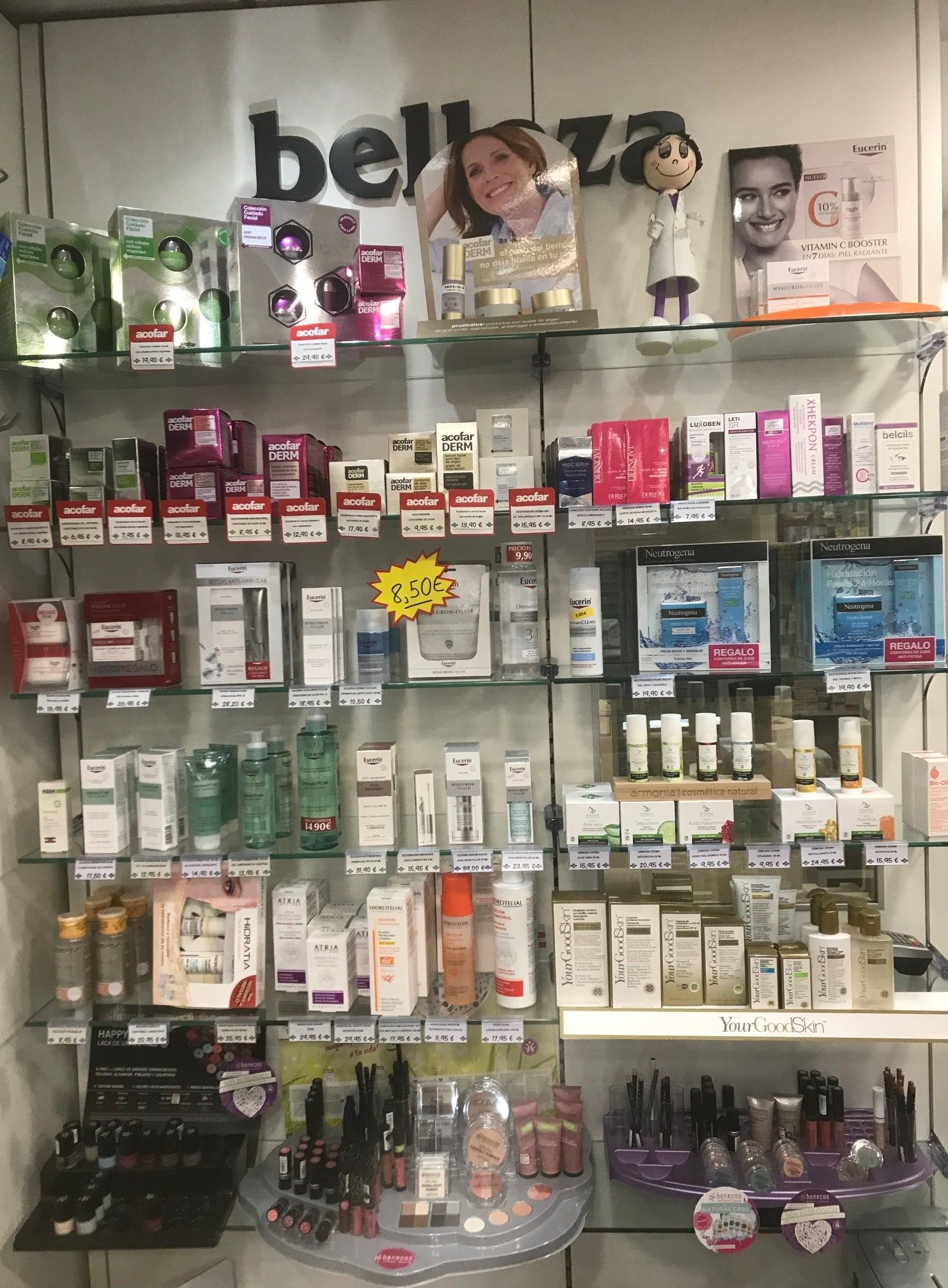 Dermatología cosmética: Servicios de Farmacia Miguel Ángel Martín Bazo Dermatología cosmética: Servicios de Farmacia Miguel Ángel Martín Bazo