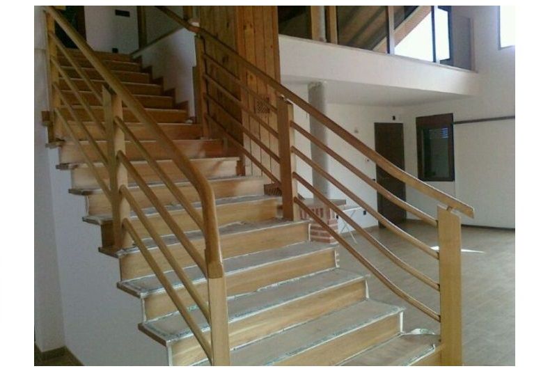 Escaleras: Servicios de Carpintería Kayde Escaleras: Servicios de Carpintería Kayde