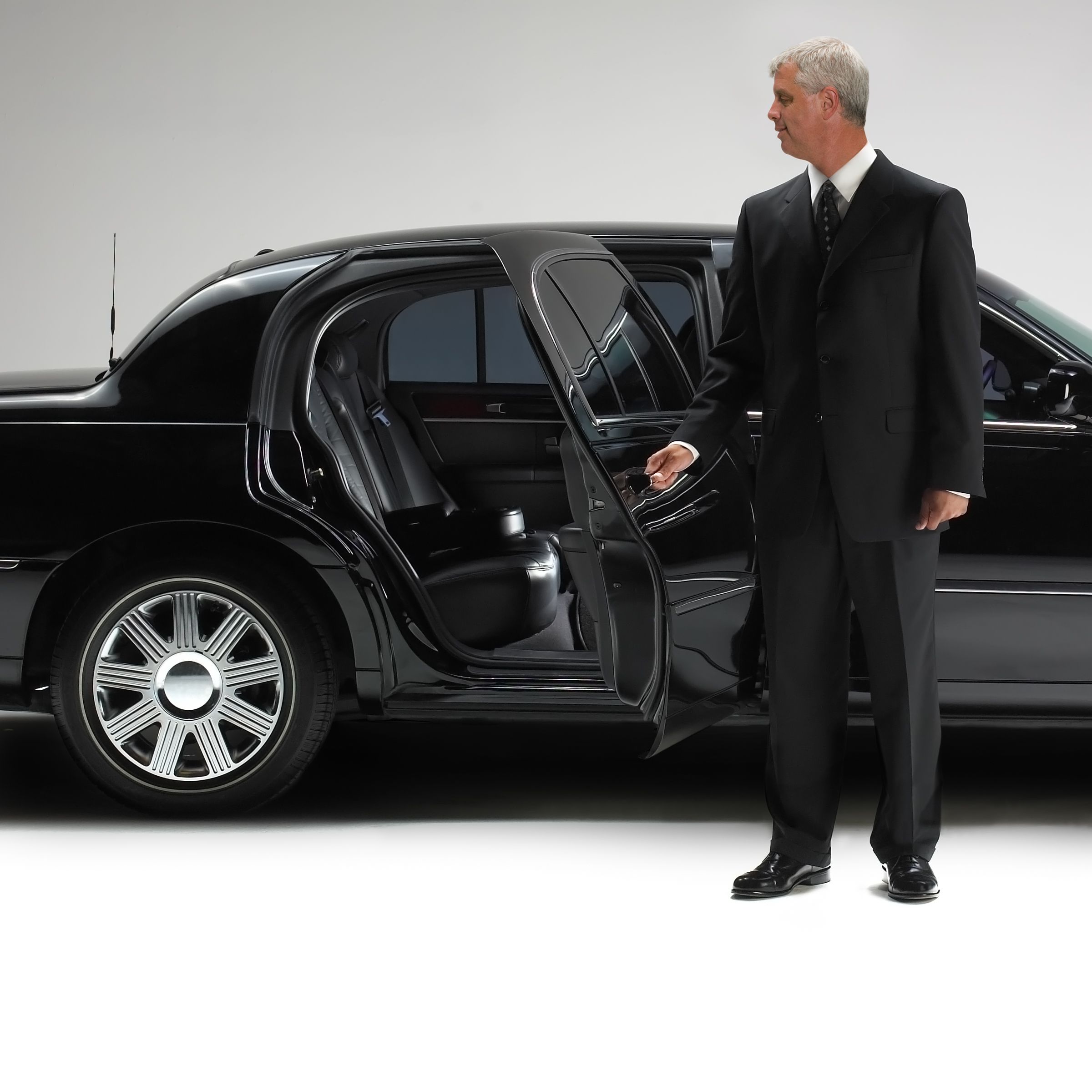 Eventos corporativos: Servicios de Alquiler de Vehículos con Conductor Eventos corporativos: Servicios de Alquiler de Vehículos con Conductor