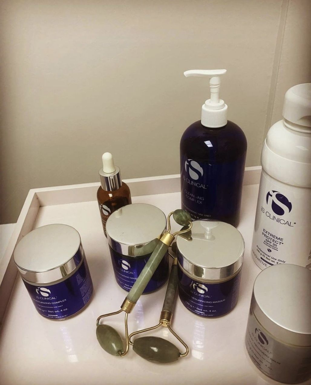 FIRE & ICE: Tratamientos de Montserrat Travé, Clínica Anti-aging y Estética Avanzada FIRE & ICE: Tratamientos de Montserrat Travé, Clínica Anti-aging y Estética Avanzada