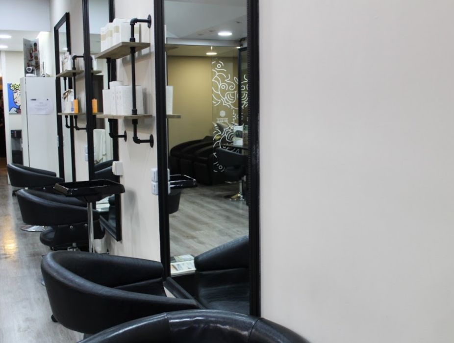Salón de belleza con servicios de peluquería y estética en Madrid