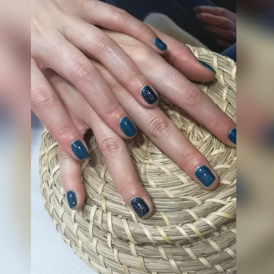 Manicura y pedicurra: Servicios de Peluquería Ecológica - Urban Studio Manicura y pedicurra: Servicios de Peluquería Ecológica - Urban Studio
