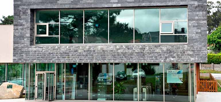 Fachadas acristaladas: Servicios de Vidrios Coruña Fachadas acristaladas: Servicios de Vidrios Coruña
