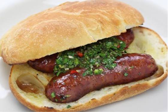 Sanguche de chorizo Sanguche de chorizo