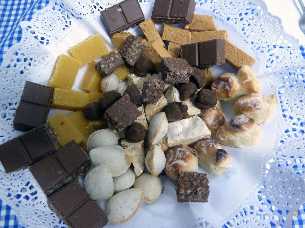 Turrones y dulces navideños Turrones y dulces navideños