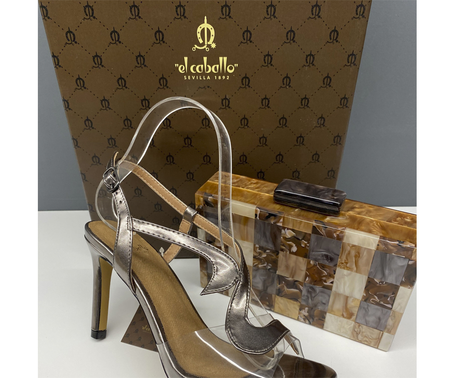 Sandalia estaño "el caballo" Ref. 762 Precio 55 € / Bolso nácar Ref. 134 Precio 34 € Sandalia estaño "el caballo" Ref. 762 Precio 55 € / Bolso nácar Ref. 134 Precio 34 €
