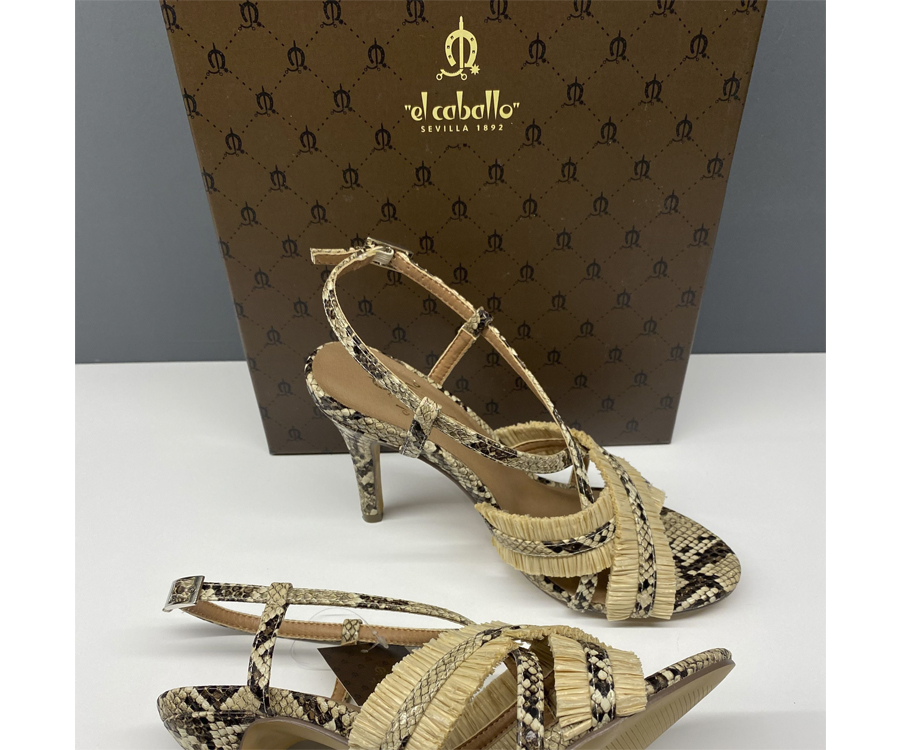 Sandalia serpiente "el caballo" Ref. 7620 Precio 35 € Sandalia serpiente "el caballo" Ref. 7620 Precio 35 €