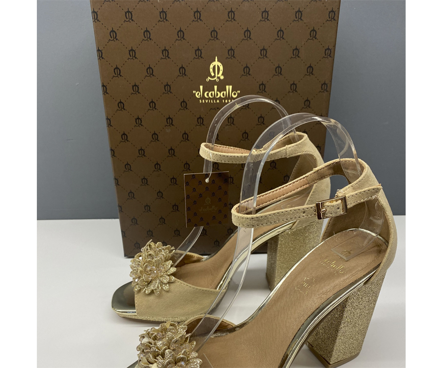 Sandalia ante beige "el caballo" Ref. 7640 Precio 42 € Sandalia ante beige "el caballo" Ref. 7640 Precio 42 €