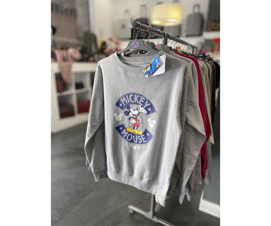 Sudadera de Mickey, tallas S, M, L y XL Precio 27€ Sudadera de Mickey, tallas S, M, L y XL Precio 27€