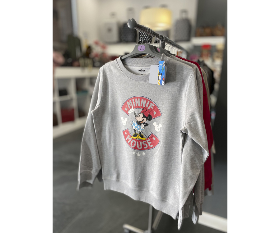 Sudadera de Minnie, tallas S, M, L y XL Precio 27€ Sudadera de Minnie, tallas S, M, L y XL Precio 27€
