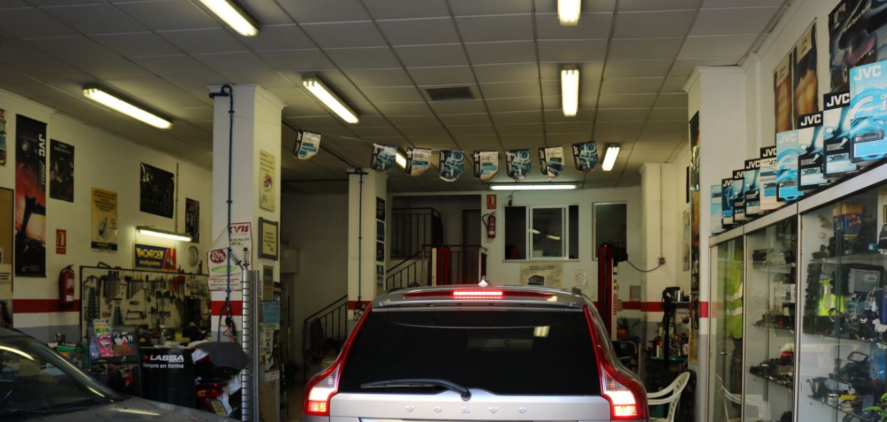 Electricidad del automóvil: Servicios de Automoción M. García Electricidad del automóvil: Servicios de Automoción M. García